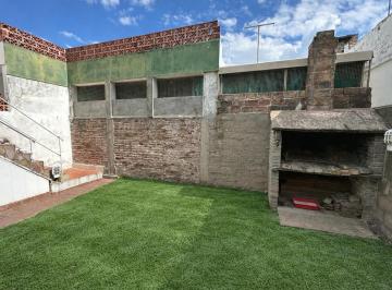 Casa · 85m² · 3 Ambientes · 1 Cochera · Casa Al Frente 2 Dorm. y Cochera, Rosario