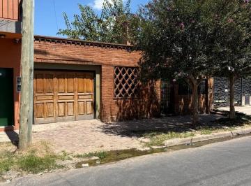 Casa · 3 Ambientes · 1 Cochera · Casa en Alquiler
