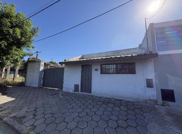 Casa · 234m² · 3 Ambientes · Casa con Galpon Sobre Av Luro