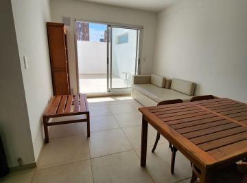 Departamento · 50m² · 2 Ambientes · Se Alquila Departamento con Patio en Guemes
