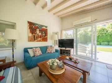 Casa · 176m² · 6 Ambientes · 1 Cochera · Casa en Venta en Club de Campo Pueyrredón - 6 Ambientes