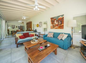 Casa · 176m² · 6 Ambientes · 1 Cochera · Casa en Venta en Club de Campo Pueyrredón - 6 Ambientes