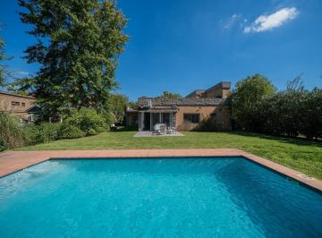 Casa · 277m² · 6 Ambientes · 1 Cochera · Casa en Venta en Club de Campo Pueyrredón - 6 Ambientes