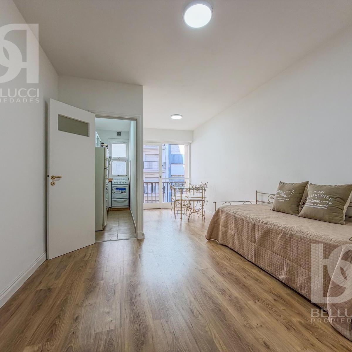 Departamento de 1 ambiente a la calle en venta