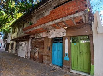 Casa · 110m² · 2 Dormitorios · Venta - Casa a Reciclar en El Corazón de Echesortu, Rosario.