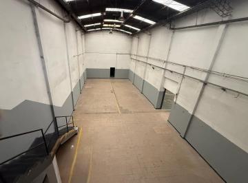 Bodega-Galpón , Vicente López · Dueño Directo Alquila 590 m² Excelente Estado y Ubicacion
