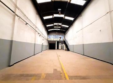 Bodega-Galpón , Vicente López · Dueño Directo Alquila 300 m² Zonificación Industrial 1