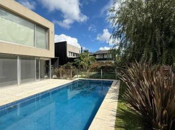 Casa · 249m² · 4 Ambientes · 2 Cocheras · Casa en Canning (E. Echeverria)