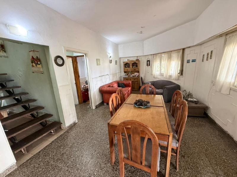 Ph de cuatro ambientes con garage y terraza en zona Mundialista