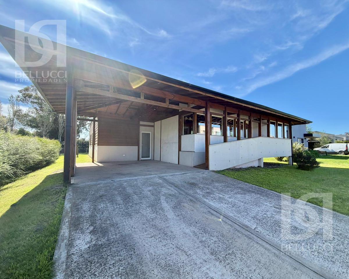 Casa 4 amb, 173m² con piscina y quincho — Barrio Privado Rumenco