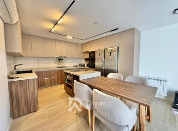 Casa · 125m² · 4 Ambientes · Casa en Venta de 3 Plantas Refaccionada en Béccar San Isidro