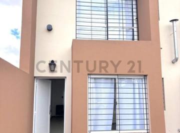 Departamento · 85m² · 3 Ambientes · 1 Cochera · PH 2 Dorm. con Patio y Cochera