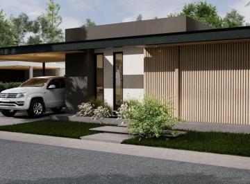 Casa de 8 ambientes, Ciudad de Mendoza · Hermosa Casa en Estancia Bulnes