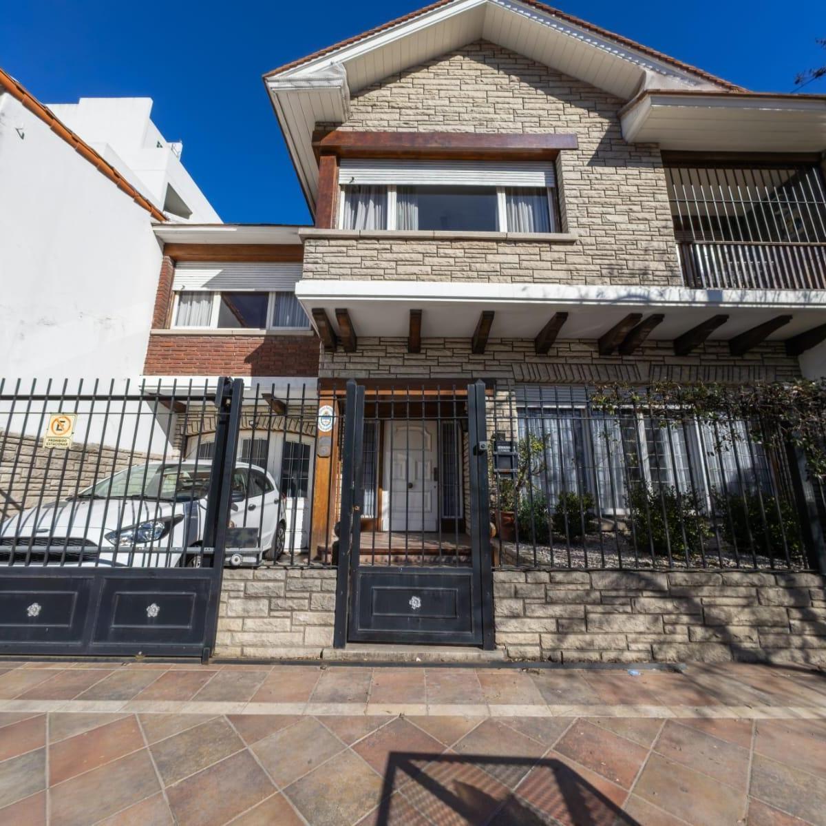 Casa 5 amb, 216m² con pileta y sótano — Rodríguez Peña