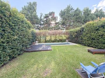 Departamento · 60m² · 2 Ambientes · 1 Cochera · Unico Dos Ambientes con Jardin, Parrilla y Pileta Propia