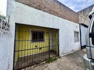 Casa · 90m² · 3 Ambientes · 2 Cocheras · Casa a Refaccionar Sobre Excelente Lote a m de Las Heras y Camino Negro - Consultar!