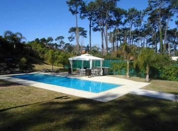 Casa · 800m² · 6 Ambientes · 10 Cocheras · Casa en Venta en Playa Mansa, Punta del Este, Punta del Este / Maldonado Financiamiento