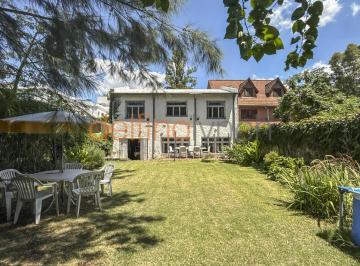 Casa · 240m² · 5 Ambientes · 2 Cocheras · Casa en Venta en La Horqueta - Lomas de San Isidro - San Isidro