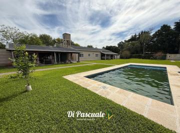 Quinta vacacional · 230m² · 6 Ambientes · Venta Quinta con 2 Viviendas, Parque, Pileta y Quincho - La Reja Sur