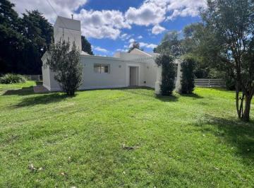 Casa · 200m² · 5 Ambientes · 2 Cocheras · Villa Allende, Casa con 3 Dorm. en Alquiler en La Herradura, Terreno de 1500 m²