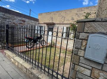 Casa · 80m² · 3 Ambientes · Oportunidad - Casa 2 Dorm Bº Pampa Central