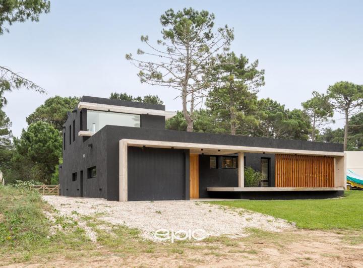 Casa · 180m² · 5 Ambientes · 1 Cochera