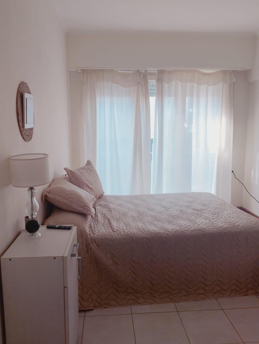 Monoambiente 22m² con balcón francés — Plaza Colón
