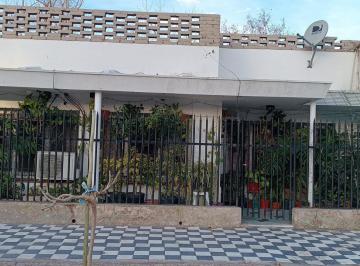 Casa · 134m² · 5 Ambientes · 1 Cochera · Casa en Guaymallen
