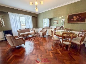 Departamento · 77m² · 2 Dormitorios · 3 Ambientes con Dependencia. Rivadavia y Santa Fe.