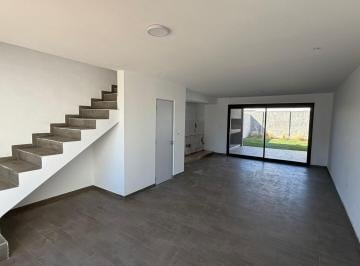 Casa · 105m² · 3 Ambientes · 1 Cochera · Duplex a Estrenar en Venta en Docta Av