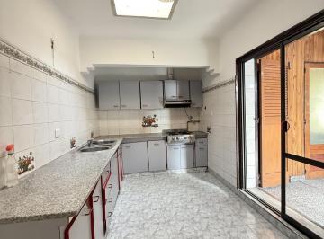 Terreno · 450m² · 7 Ambientes · 1 Cochera · - Lote 450 m - Casa a Refaccionar / Ideal Comercio / Zona en Expansion.