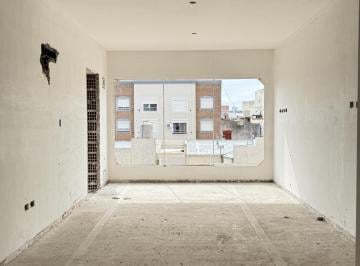 Departamento · 83m² · 4 Ambientes · 1 Cochera · Semipiso - 2 D - 2 Baños - Cochera