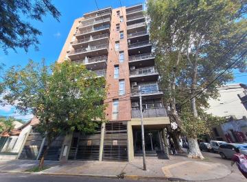 Departamento · 61m² · 2 Ambientes · Alquiler Depto Semipiso Al Fte 2 Amb San Martin C/laundry