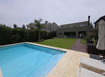 Casa · 304m² · 7 Ambientes · 2 Cocheras · Altos de Hudson I
