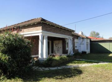 Casa · 150m² · 4 Ambientes · Venta Casa 4 Ambientes + Dependencia en Longchamps. Parque Arbolado y Piscina