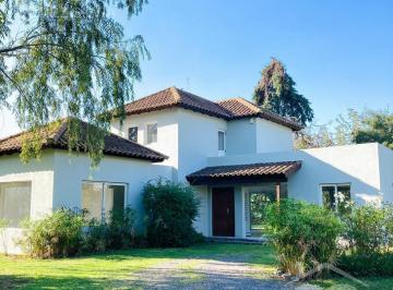 Casa · 180m² · 4 Ambientes · 2 Cocheras · Casa en Altos del Sol