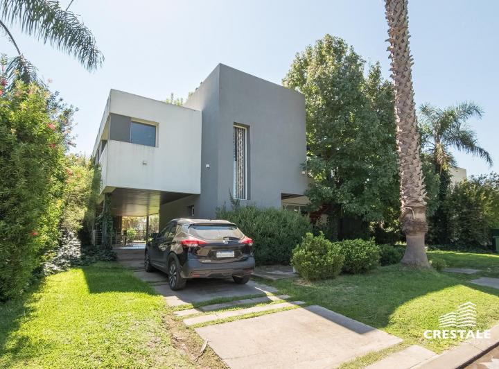Casa · 197m² · 6 Ambientes · 3 Cocheras