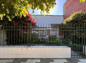 Casa · 250m² · 6 Ambientes · 1 Cochera · Casa en Bahia Blanca