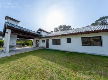 Casa · 118m² · 4 Ambientes · 2 Cocheras · Venta Casa a Estrenar 3 Dorm. con Parrillero en Club del Lago Punta Ballena