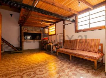 Casa · 160m² · 7 Ambientes · 1 Cochera · Venta Casa de 3 Dorm. con Cochera y Quincho en Arroyito, Rosario