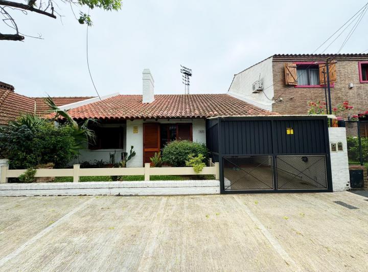 Casa · 200m² · 4 Ambientes · 1 Cochera