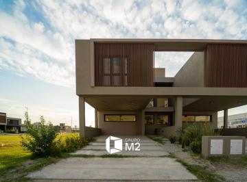 Casa · 170m² · 4 Ambientes · 2 Cocheras · Duplex Premium 3 Dorm. en Chacras Green
