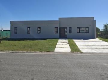 Casa · 153m² · 4 Ambientes · 2 Cocheras · Nvr Oportunidad Casa en Venta San Sebastian