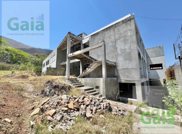 Bodega-Galpón · 1500m² · 24 Ambientes