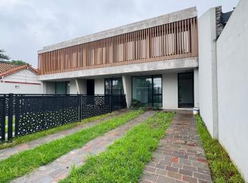 Casa · 150m² · 4 Ambientes · 3 Cocheras · Casa - Ituzaingó