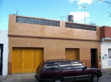 PH de 6 ambientes, Parque Patricios · Venta Finca con 3 Deptos.
