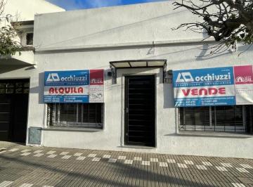 Casa · 140m² · 3 Ambientes · 1 Cochera · Casa Chalet en Venta en Lanús Oeste, Lanús, G. B. a. Zona Sur