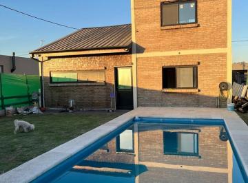 Casa · 90m² · 4 Ambientes · Casa Barrio Cerrado