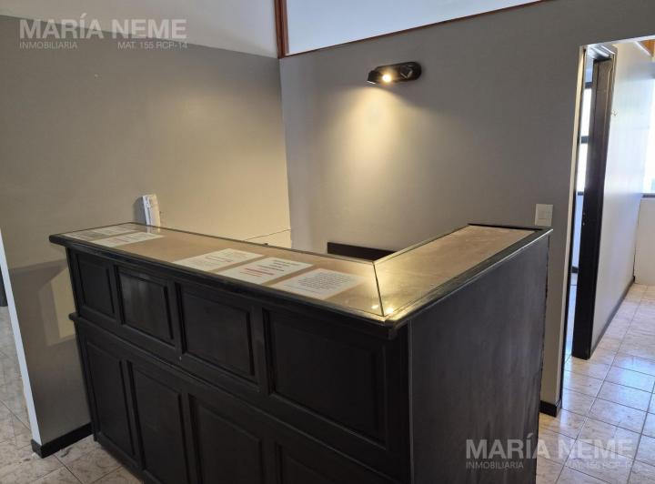 Oficina comercial · 130m² · 8 Ambientes