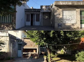 Casa · 81m² · 4 Ambientes · 1 Cochera · Casa en Fray Luis Beltran